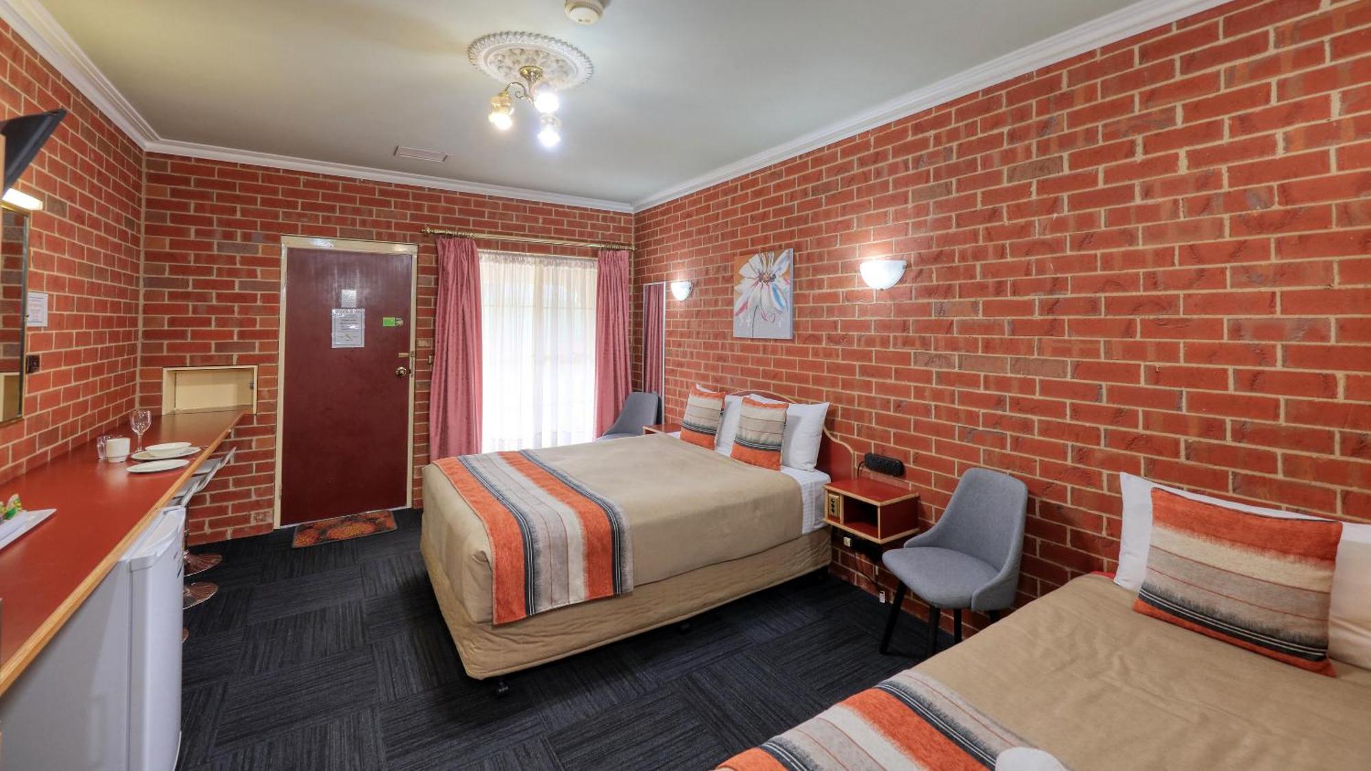Elms Motor Inn Tumut Exterior foto